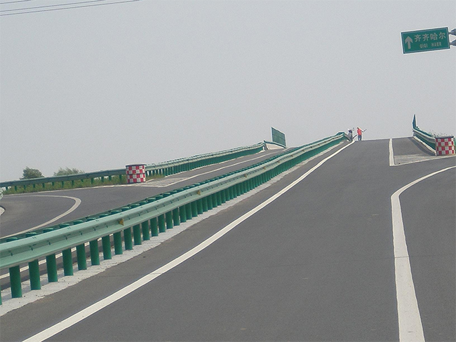 阳泉高速公路护栏的材质与规格
