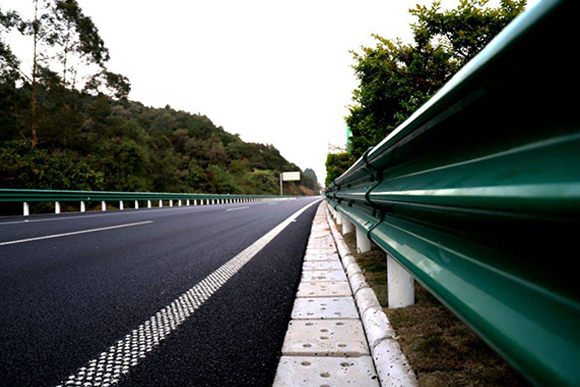 阳泉高速公路护栏的常用类型