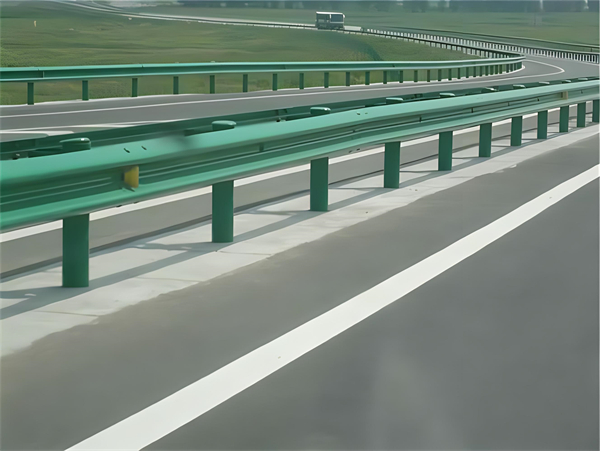 阳泉高速护栏板守护安全广泛应用于多个行业